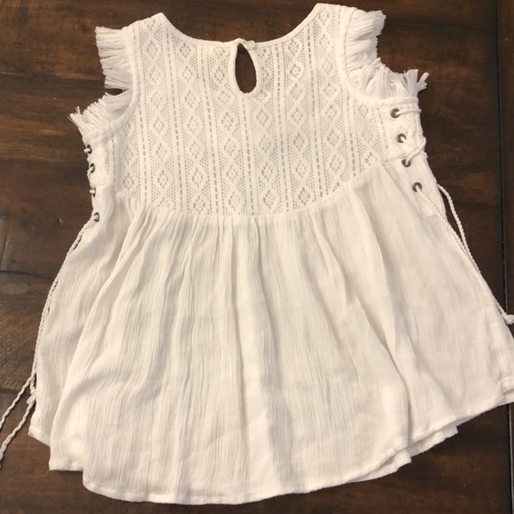 Arizona Jeans white flowy tank - Picture 3 of 6